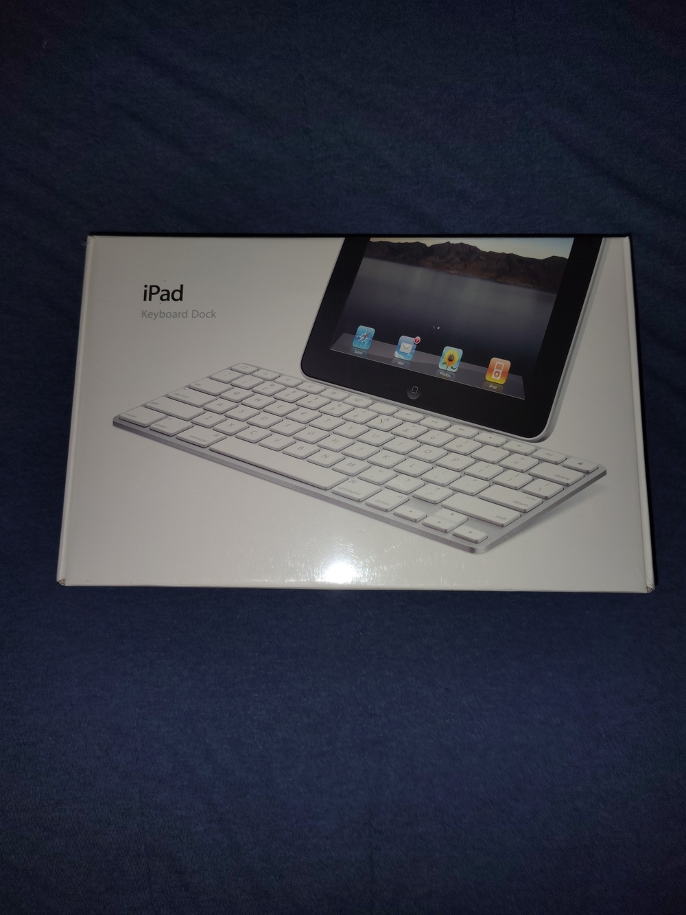 Apple White iPad Keyboard Dock
